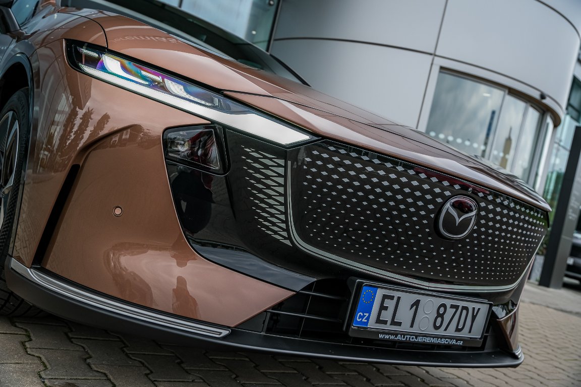 Mazda 6e