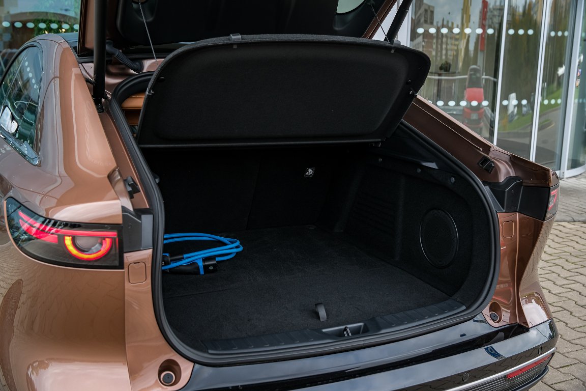 Mazda 6e