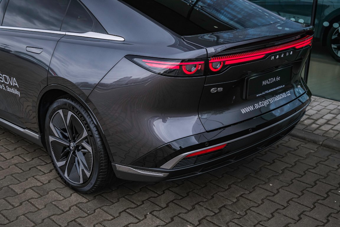 Mazda 6e