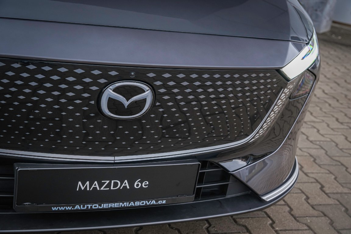 Mazda 6e