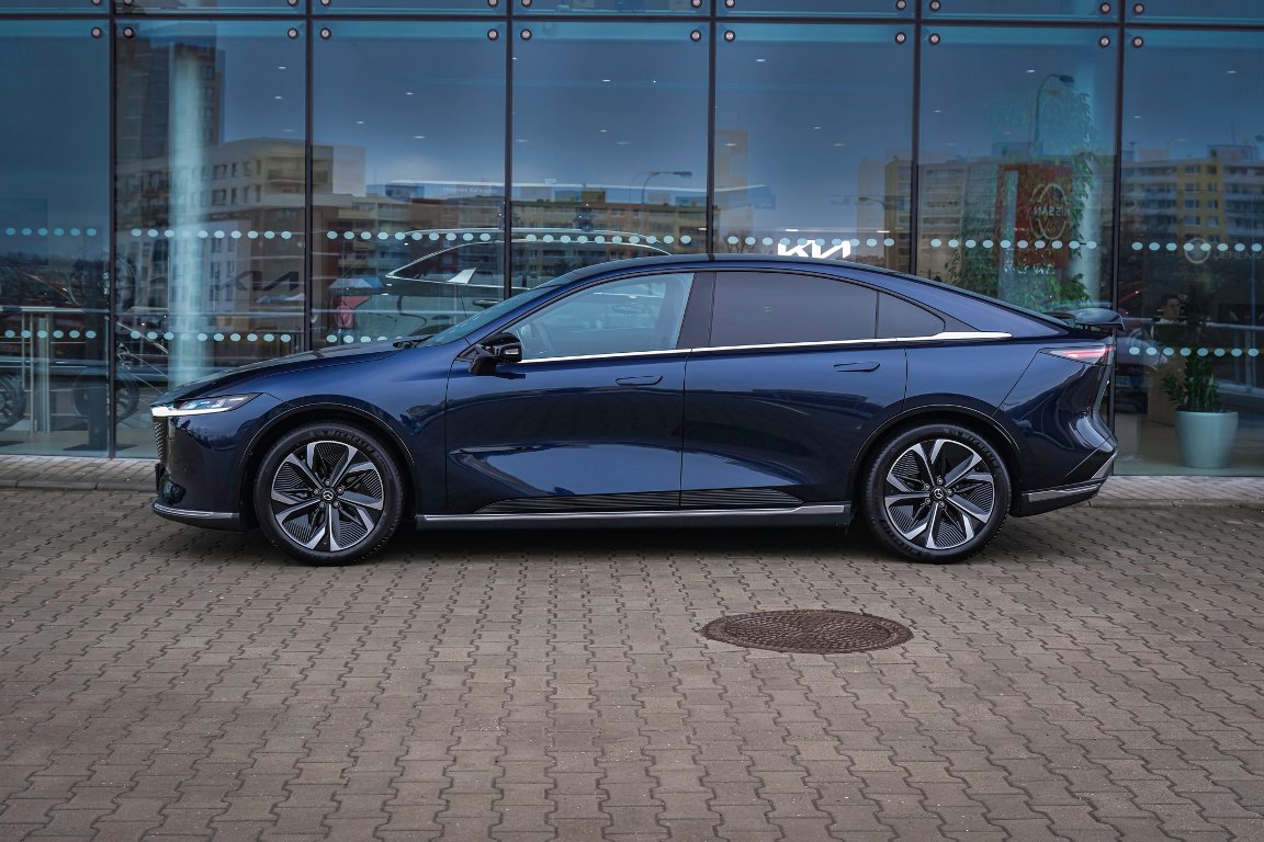 Mazda 6e
