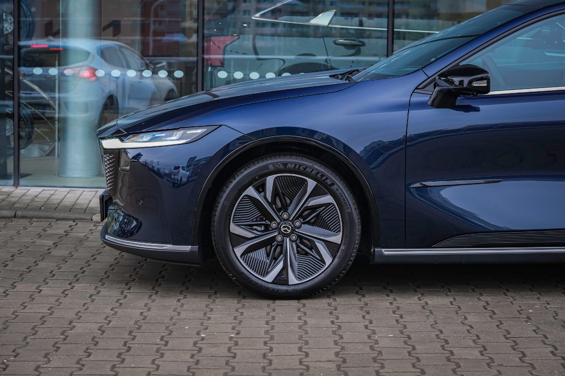 Mazda 6e