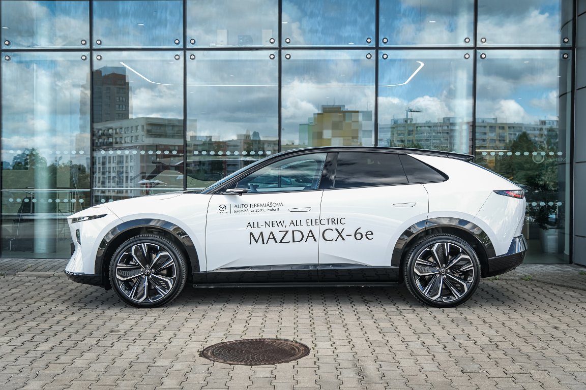 Mazda CX-6e