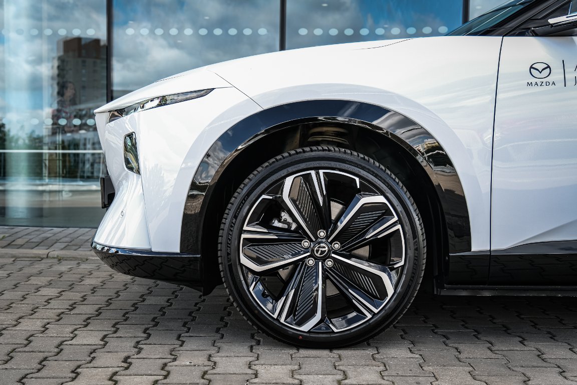 Mazda CX-6e