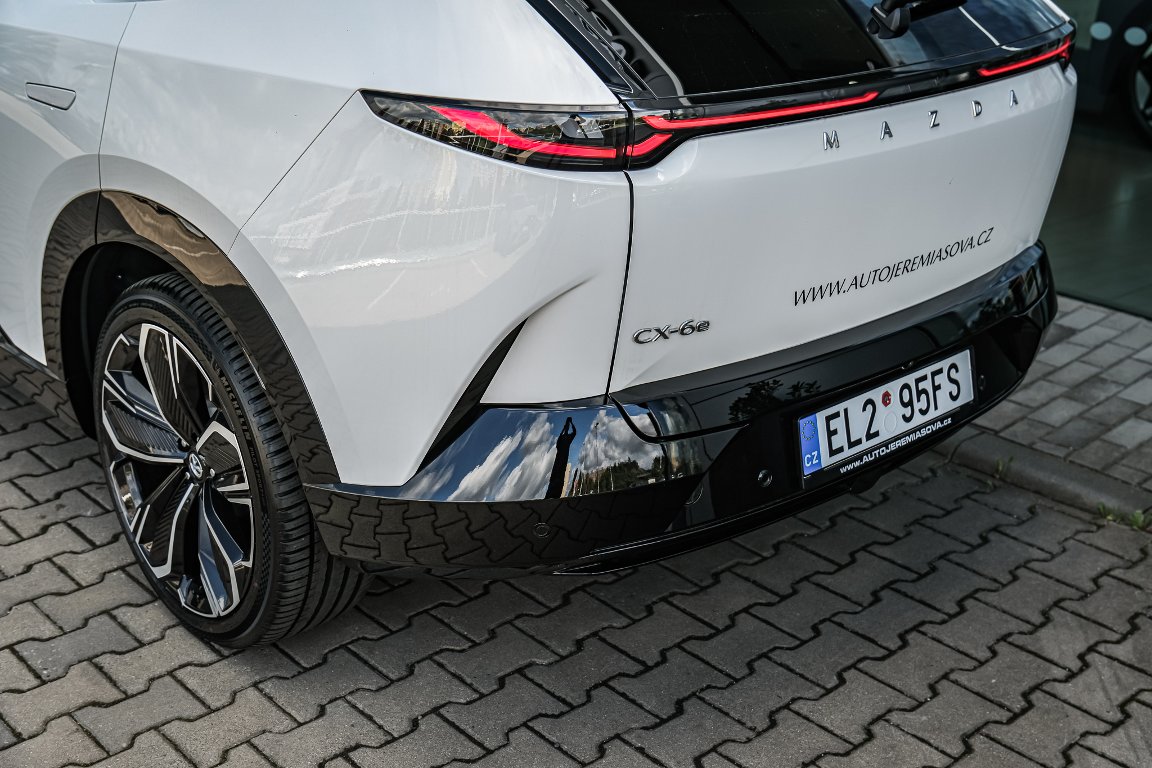 Mazda CX-6e