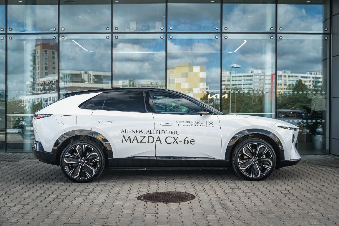 Mazda CX-6e