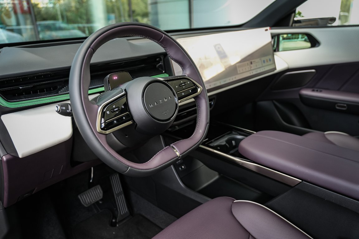 Mazda CX-6e