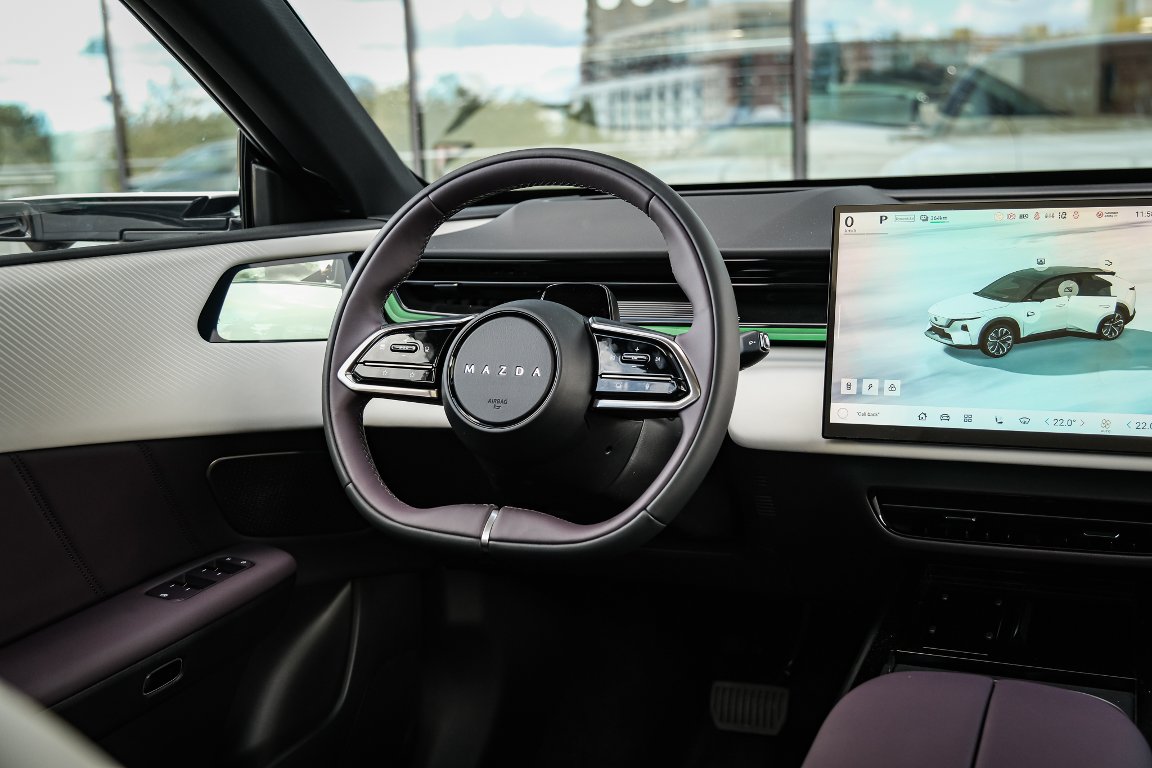 Mazda CX-6e