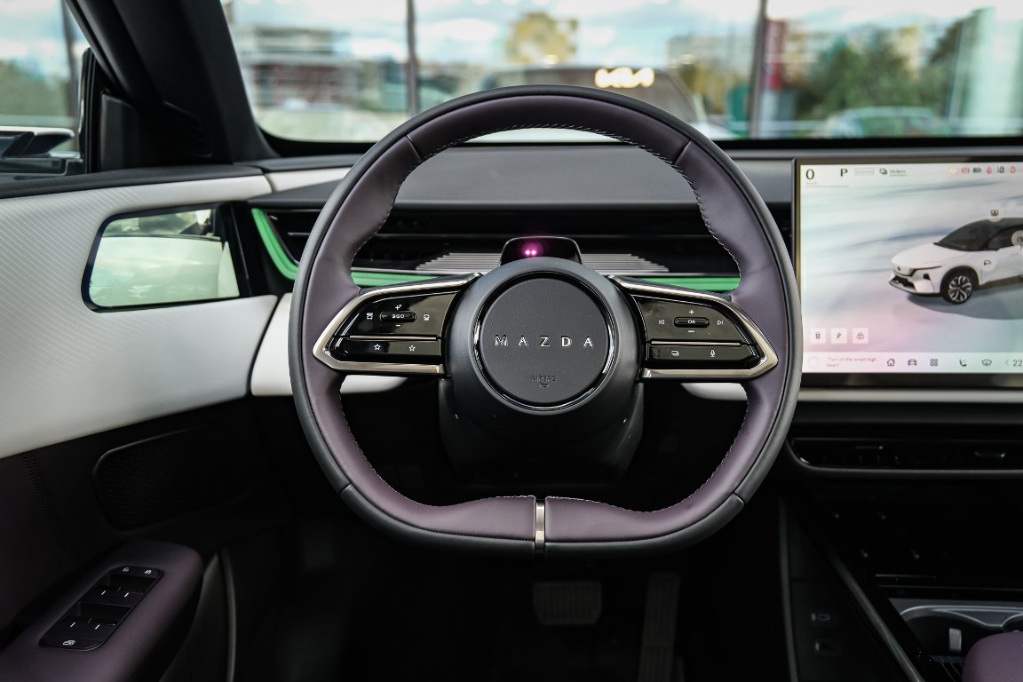 Mazda CX-6e