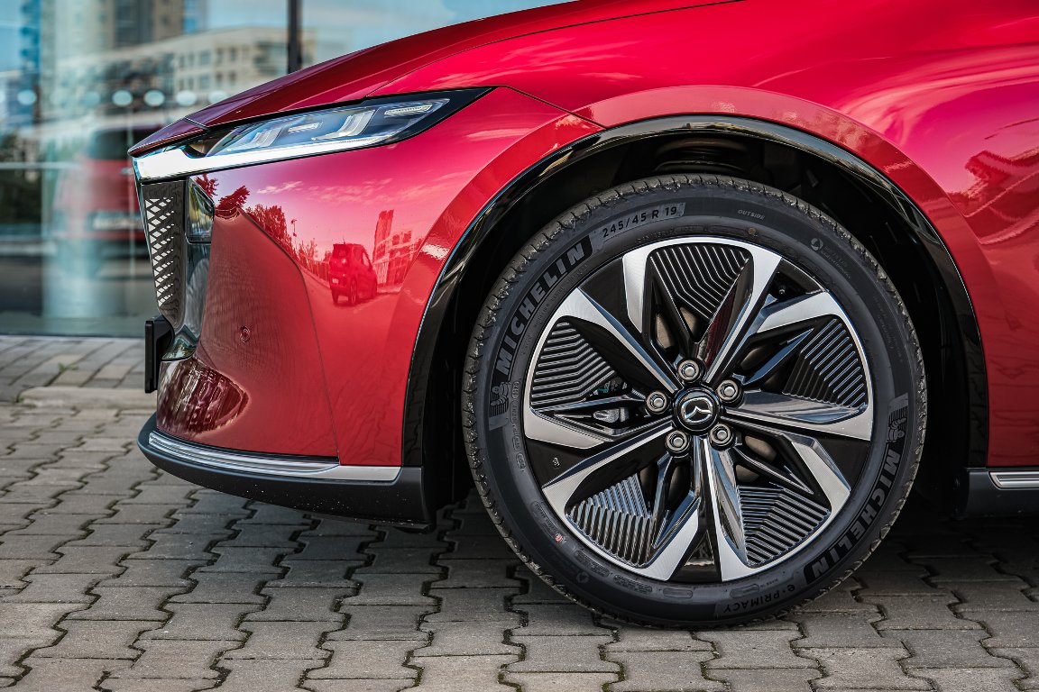 Mazda 6e
