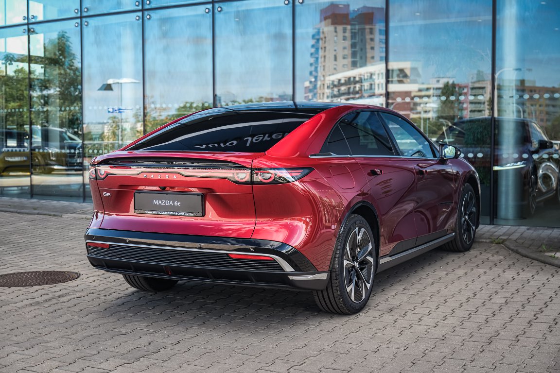 Mazda 6e